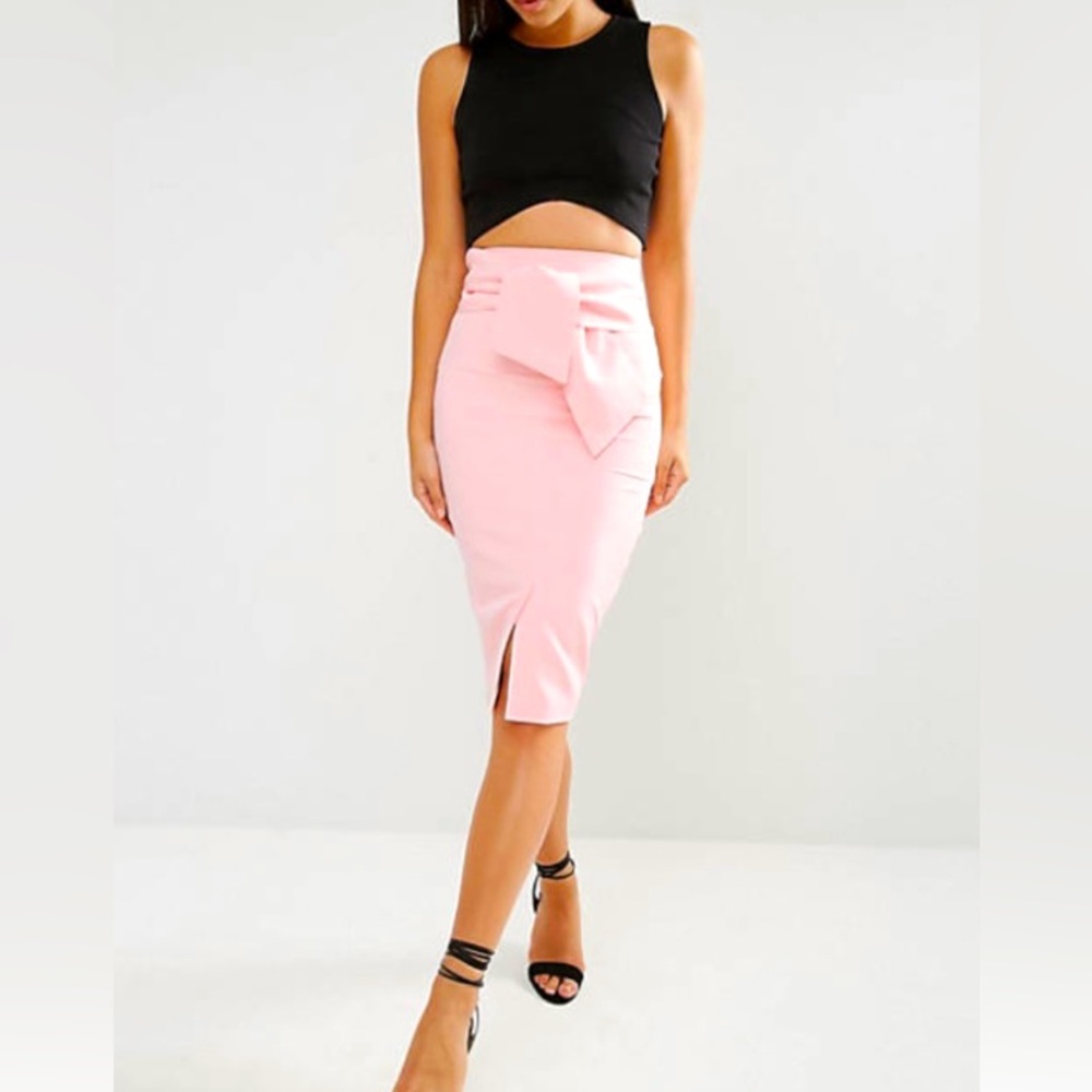 Brand new Lavish Alice pink pencil skirt